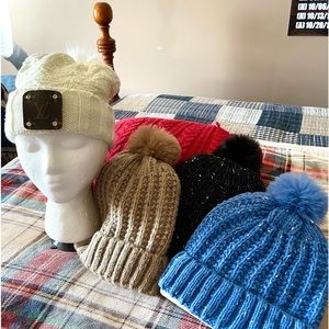 Upcycled / Repurposed Insulated Pom Beanie in different colors. Handmade by me🤗